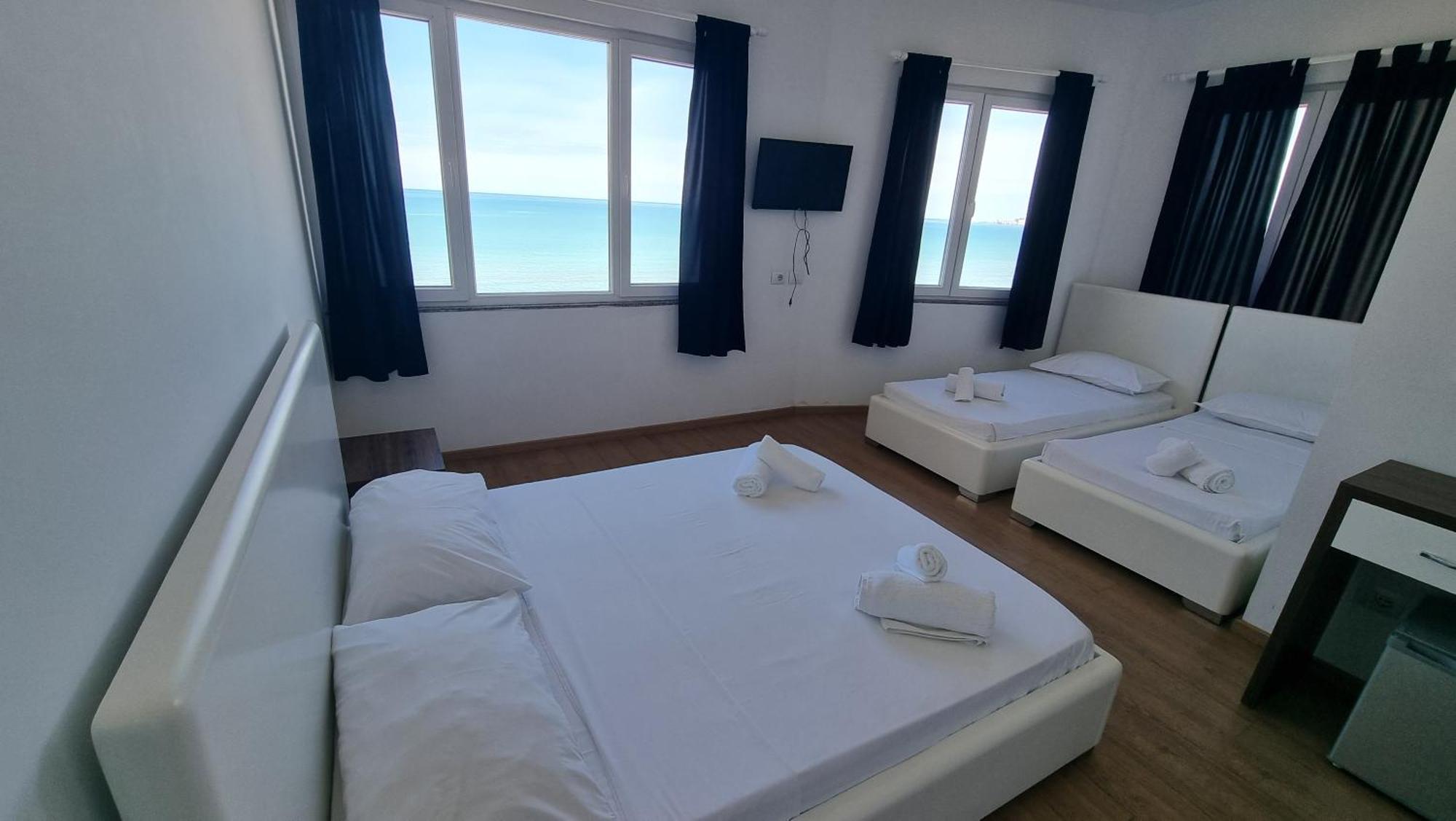 Hotel Blue Amr Škalngur Esterno foto