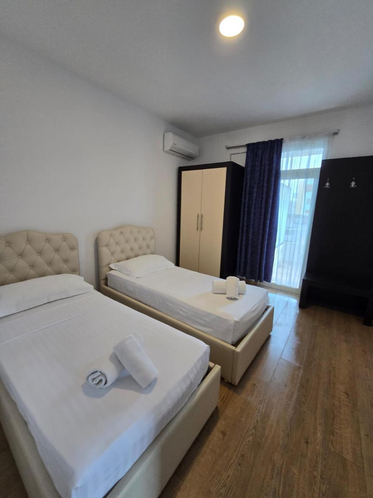 Hotel Blue Amr Škalngur Esterno foto