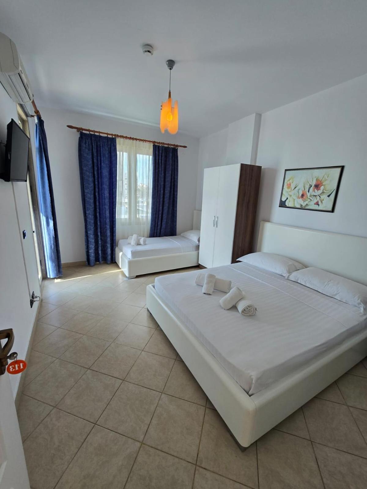 Hotel Blue Amr Škalngur Esterno foto